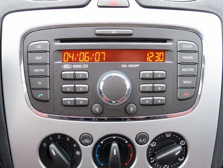 Connects2 CTKFD52 Ford Focus/Mondeo 07> Double Din Radio Installation Kit Silver