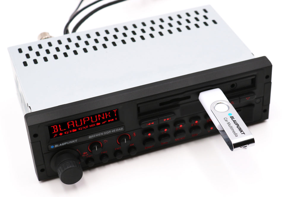 Blaupunkt Bremen SQR 46 DAB - Retro 80's Style Classic Car Stereo Bluetooth MP3/SD/USB DAB Radio